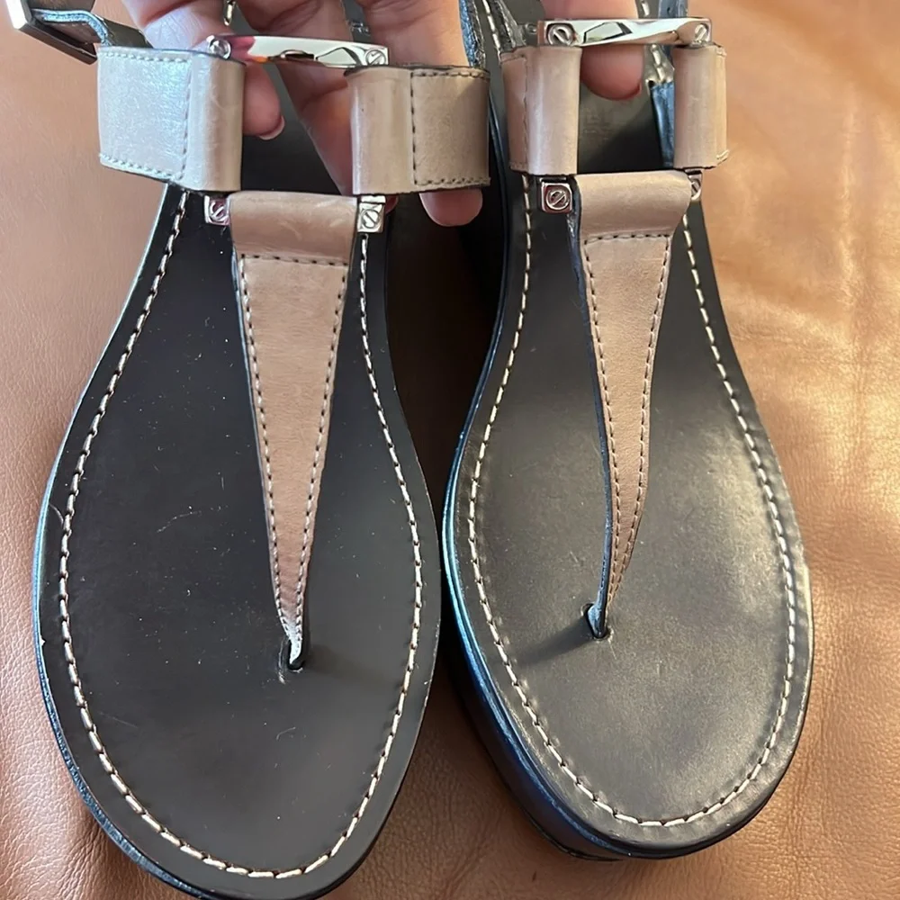 Tory Burch Thong Strap Wedge Sandals/ Neutral/Navy Size 9.5